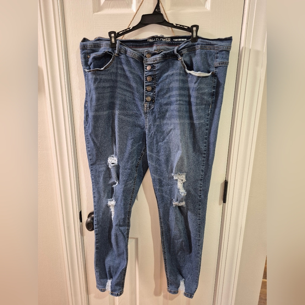 Wallflower The Flirty Curvy High Rise Jeans